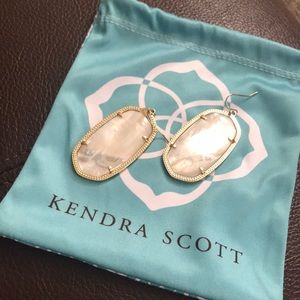 Kendra Scott Danielle earrings in ivory pearl